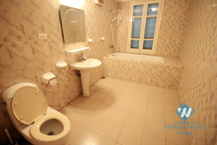 Lake view house for rent with four bedroom and four bathroom in Westlake Tay Ho, Hanoi